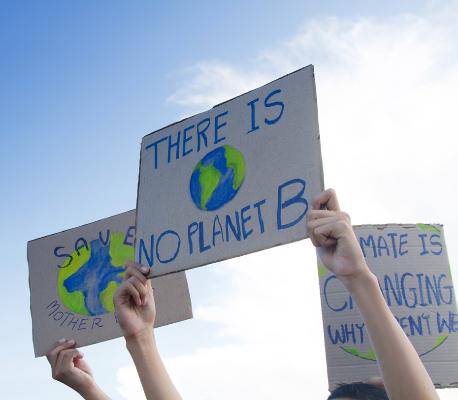 Borden bij protest There is no planet B
