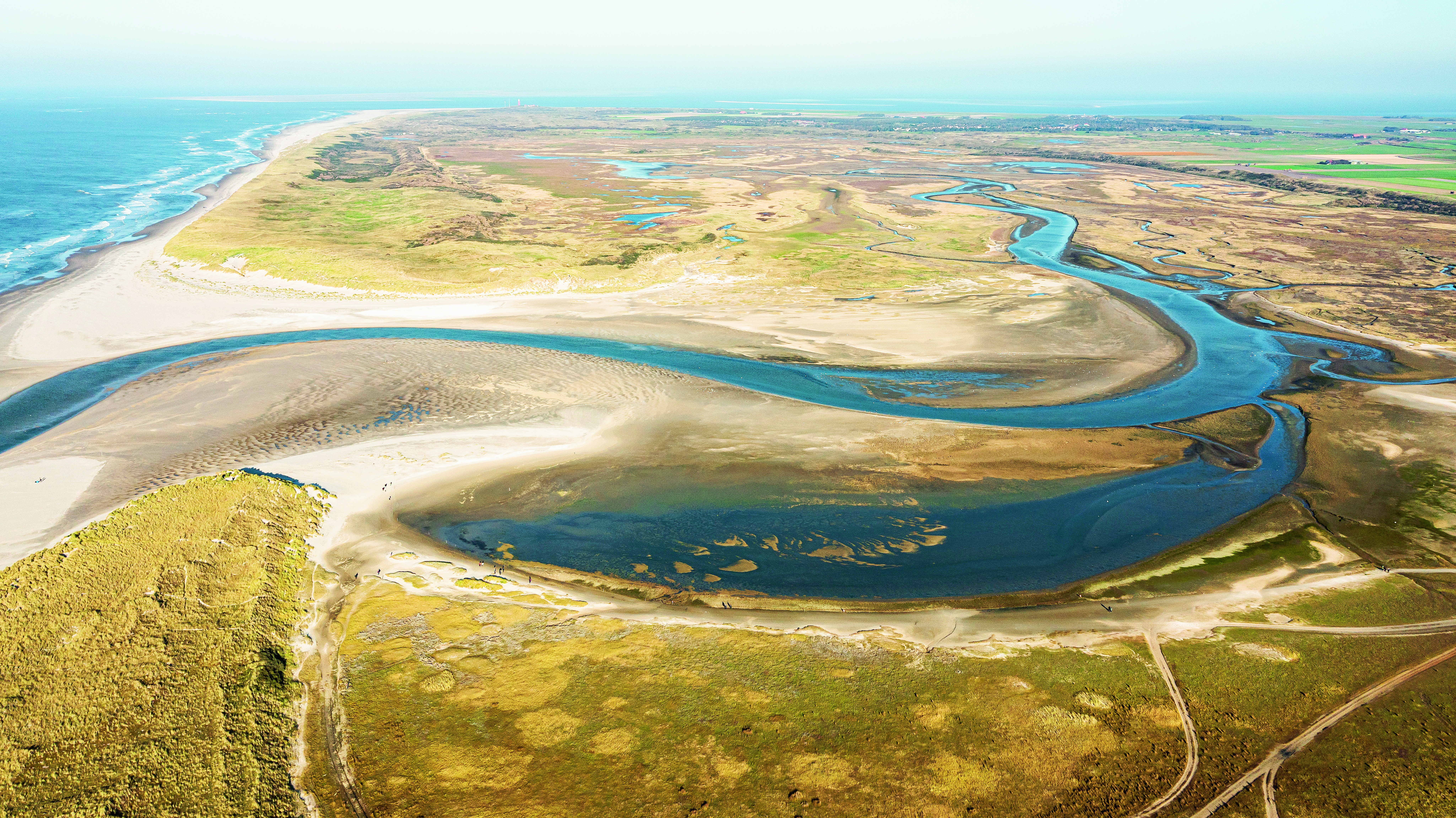 luchtfoto van de wadden op Texel